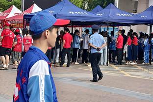 范志毅：国足单后腰阵型问题大，新加坡中场人数优势你抢不过